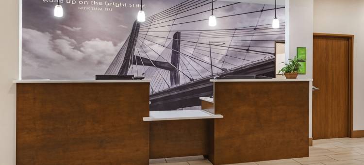 由温德姆提供的拉昆塔温德姆酒店套房杰克逊/开普吉拉多(La Quinta Inn & Suites by Wyndham Jackson/Cape Girardeau)图片