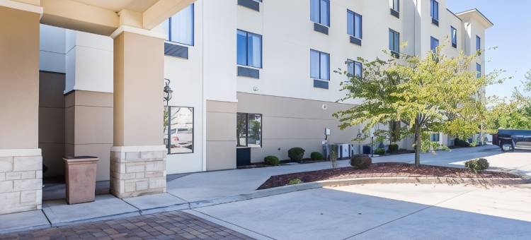 麦迪逊维尔舒适酒店及套房(Comfort Inn and Suites)图片