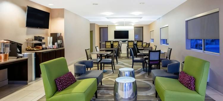 林肯拉昆塔温德姆酒店(La Quinta Inn by Wyndham Lincoln)图片