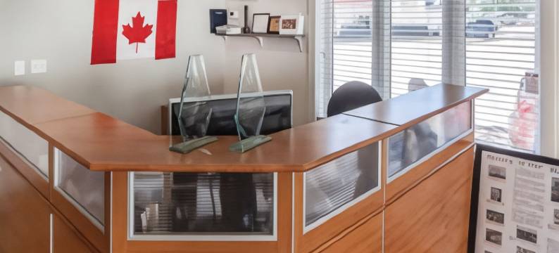 德拉姆赫勒套房伊克诺旅馆(Econo Lodge Inn & Suites Drumheller)图片