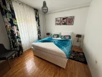2-Bedroom Apartment, Living Room, and Private Terrace, with Free Parking As Well. - 2 Sao