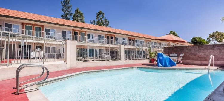 阿蒂西亚喜瑞都罗德威酒店(Rodeway Inn Artesia Cerritos)图片