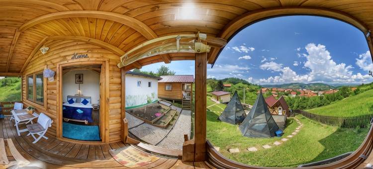 波斯尼亚金字塔豪华帐篷住宿(Bosnian Pyramid Glamping)图片