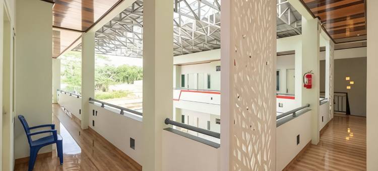 红多兹酒店-近楠榜ITERA哥打巴鲁收费站出口(RedDoorz Near Exit Tol Kotabaru Itera Lampung)图片