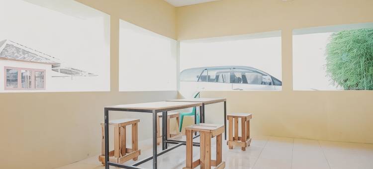 红多兹酒店-近楠榜伊曼纽尔医院(RedDoorz near RS Imanuel)图片