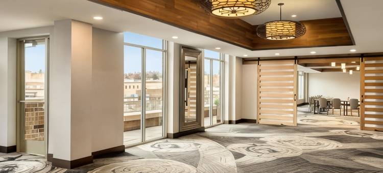 内珀维尔河滨英迪格酒店(Hotel Indigo Naperville Riverwalk)图片