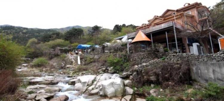 泗川Baegunimeomuneungot旅馆(Sacheon Baegunimeomuneungot Pension)图片