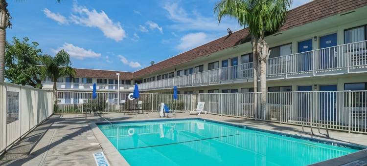 加州洛斯特希尔斯Motel 6酒店(Motel 6 Lost Hills, CA)图片