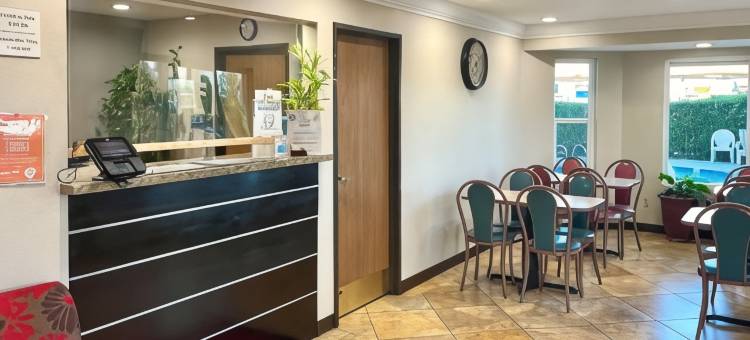 科宁旅行中心的伊克诺旅馆套房(Econo Lodge Inn & Suites Corning Travel Center)图片