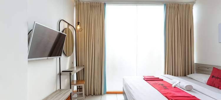 红多兹酒店近芒加杜阿购物中心(RedDoorz Near Mangga Dua Mall)图片