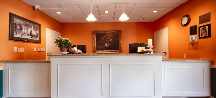 草坪湖贝斯特韦斯特优质套房酒店(Best Western Plus Lawnfield Inn  Suites)图片