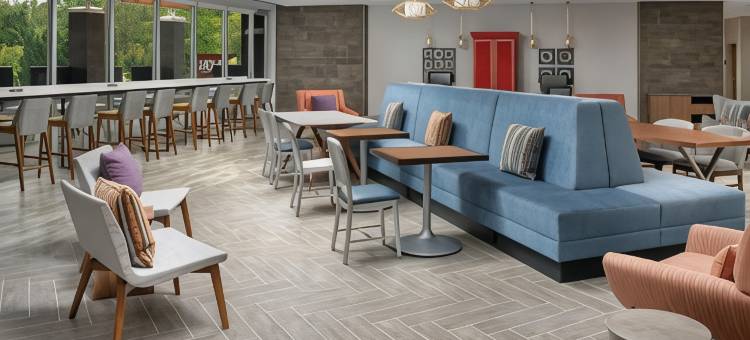 夏律第镇市中心希尔顿惠庭酒店(Home2 Suites by Hilton Charlottesville Downtown)图片