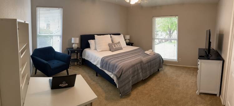 Elm Lodge - Lake House w/ Pool, Dock, 100' Lake Front, Large Yard w/ Great Views图片
