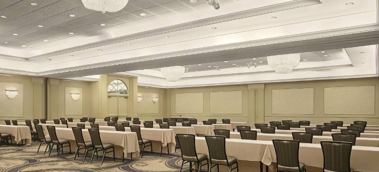 阿克伦凯霍加瀑布喜来登套房酒店(Sheraton Suites Akron Cuyahoga Falls)图片