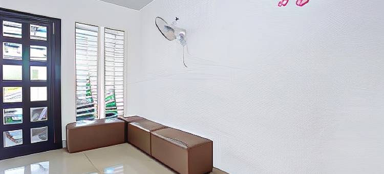 克邦卡仓红多兹酒店(RedDoorz @ Kebon Kacang)图片