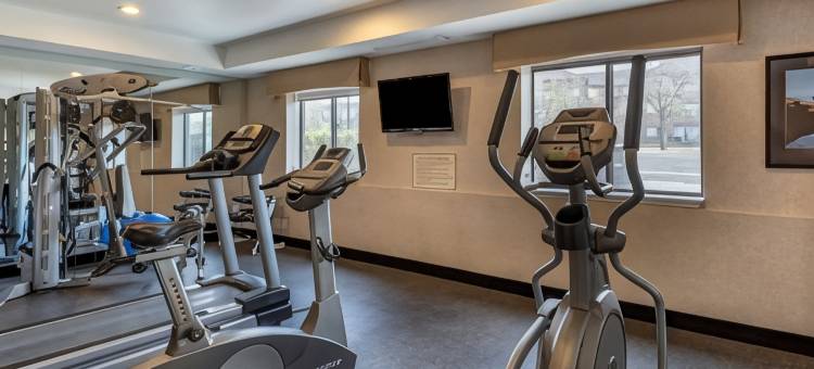路易斯维尔贝斯特韦斯特优质套房酒店(Best Western Plus Louisville Inn  Suites)图片