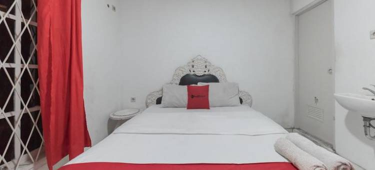 红门酒店-近帕西尔哈亚姆车站芝安朱尔(RedDoorz Near Terminal Pasir Hayam Cianjur)图片