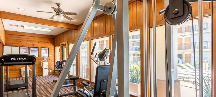 阿伦港巴顿坊西凯艺套房酒店(Quality Inn & Suites Baton Rouge West - Port Allen)图片