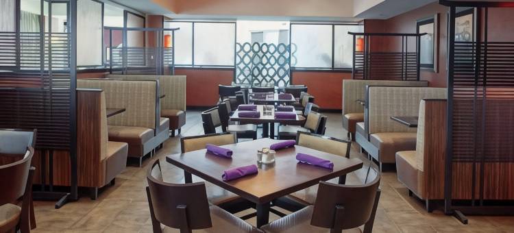 本顿维尔希尔顿逸林套房酒店(DoubleTree Suites by Hilton Hotel Bentonville)图片