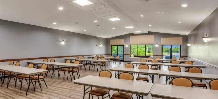 湖畔克拉克斯维尔-南山西克拉丽奥酒店(Clarion Pointe on the Lake Clarksville-South Hill West)图片