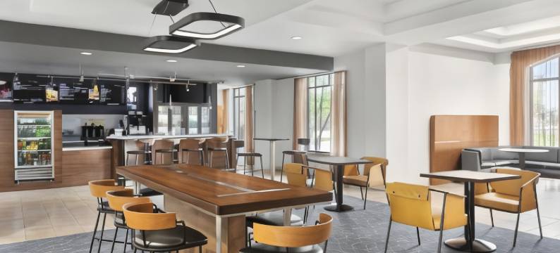 路易斯威尔机场万怡酒店(Courtyard Louisville Airport)图片