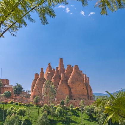 昆明+抚仙湖+弥勒+蒙自+河口+屏边+建水+石屏+云南哀牢山国家级自然保护区8日7晚跟团游