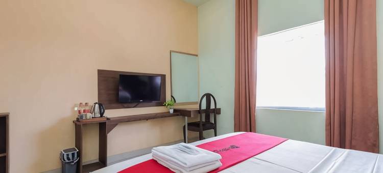 阿伦阿伦马迪恩附近的红多兹(RedDoorz Near Alun Alun Madiun)图片