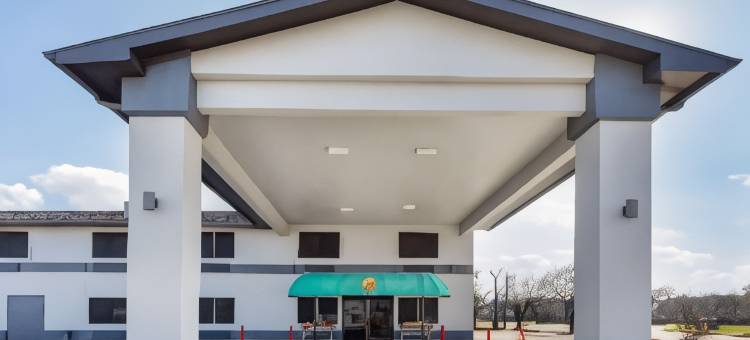 速8酒店-温德姆-联盟市/凯马地区(Super 8 by Wyndham League City/Kemah Area)图片