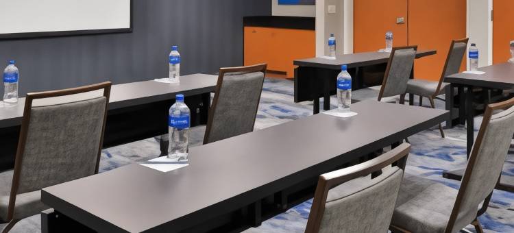 罗利达勒姆机场/布莱尔克里克万枫酒店(Fairfield Inn & Suites Raleigh-Durham Airport/Brier Creek)图片