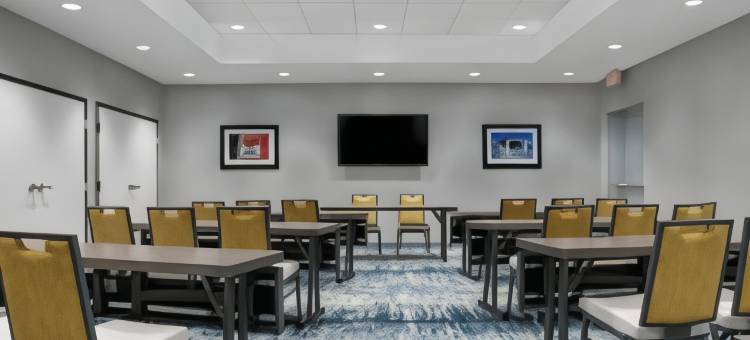 马里奥特凤凰城格兰岱尔运动和娱乐区TownePlace Suites 酒店套房(TownePlace Suites Phoenix Glendale Sports & Entertainment District)图片