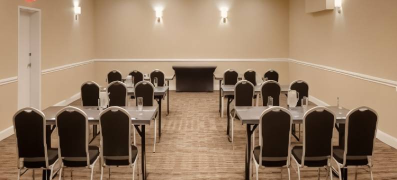 奥兰多湖布纳维斯塔南红狮酒店(Red Lion Hotel Orlando Lake Buena Vista South)图片