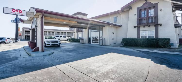 OYO塔尔萨北谢里登路机场酒店(OYO Hotel Tulsa N Sheridan Rd & Airport)图片