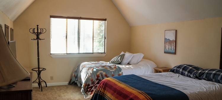 沙沃雷克僻静木屋–安静、私密 & 适合家庭(Secluded Cabin at Shaver Lake – Quiet, Private & Family Friendly)图片