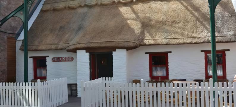 红色小屋(Rooms At Rue)图片