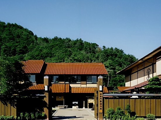 神楽門前湯治村