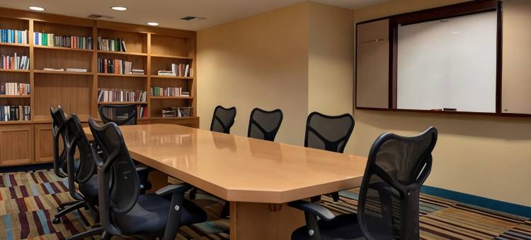 圣罗莎塞瓦斯托波尔万枫套房酒店(Fairfield Inn & Suites Santa Rosa Sebastopol)图片