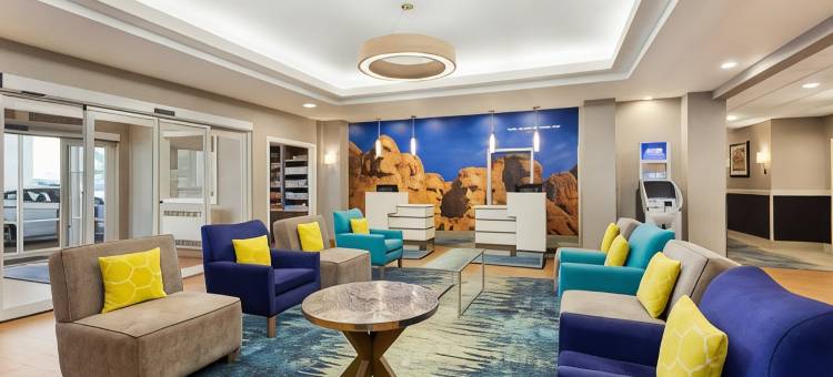 温德姆瓦提基水上乐园拉昆塔温德姆酒店套房(La Quinta Inn and Suites by Wyndham at WaTiki Waterpark)图片