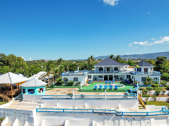 Beyond Sunset度假村和别墅