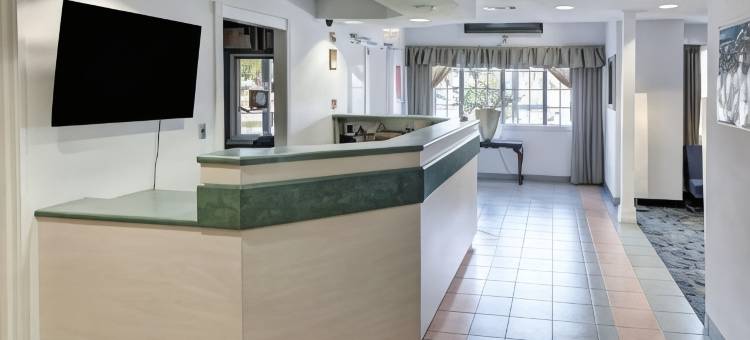 路易斯维尔 I-35 罗德威套房汽车旅馆(Rodeway Inn & Suites Lewisville I-35)图片