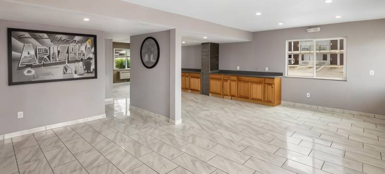 凤凰城西温德姆速8酒店(Super 8 by Wyndham Phoenix West)图片