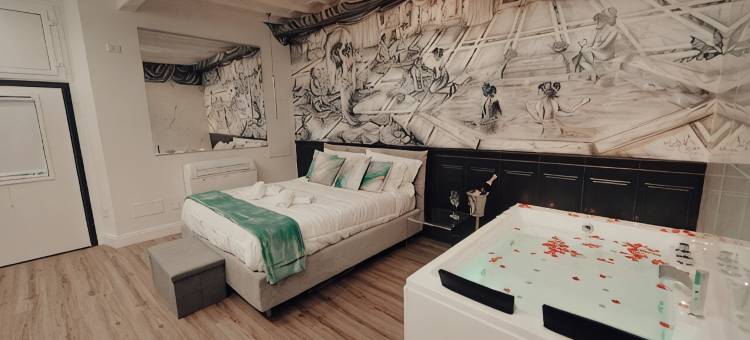 罗马按摩浴缸镜子套房的客房(Room in Guest Room - Roma Jacuzzi Mirror Suite)图片