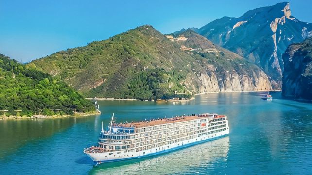 宜昌+长江三峡+重庆6日5晚跟团游·世纪邮轮+江景阳台房+华美达酒店+自助餐赠酒水夜宵+赠四大景点上岸游+重庆金牌导游团