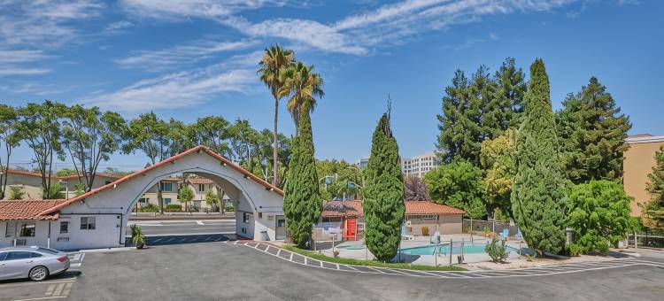 圣何塞机场速 8 酒店(Super 8 by Wyndham San Jose Airport)图片