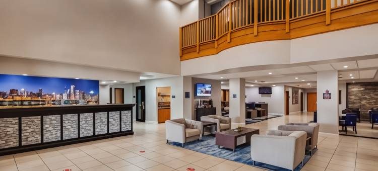 尚佩恩/厄巴纳贝斯特韦斯特优质酒(Best Western Plus Champaign/Urbana Inn)图片