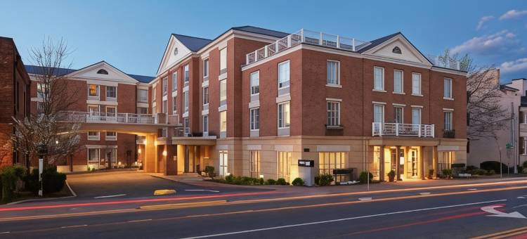 夏洛茨维尔大学医学中心万怡酒店(Courtyard Charlottesville - University Medical Center)图片