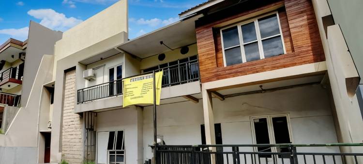 O酒店西瓦兰克托-近明日之城购物中心-原巴东帕西尔C-12公寓(Hotel O Siwalankerto Near City of Tommorow Mall Formerly Padang Pasir C-12 Residence)图片