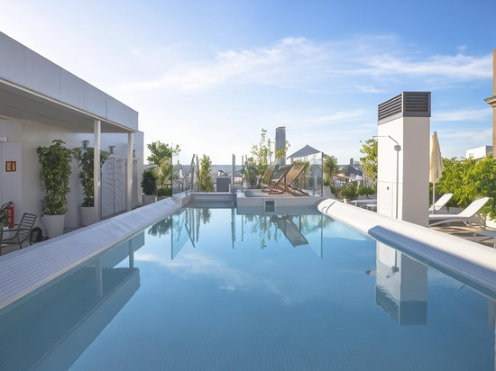 nQn公寓和套房塞维利亚