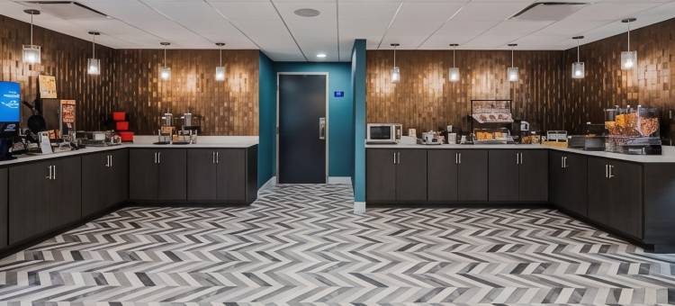 布卢明顿贝蒙特东贝斯特韦斯特优质套房酒店(Best Western Plus Bloomington East Hotel)图片