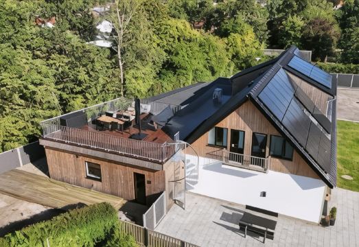 The Nightingale: Cozy & Stylish 1BR Apt w/ Balcony + Parking Hotel Overview