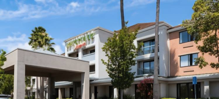 奥克兰机场万怡酒店(Courtyard Oakland Airport)图片